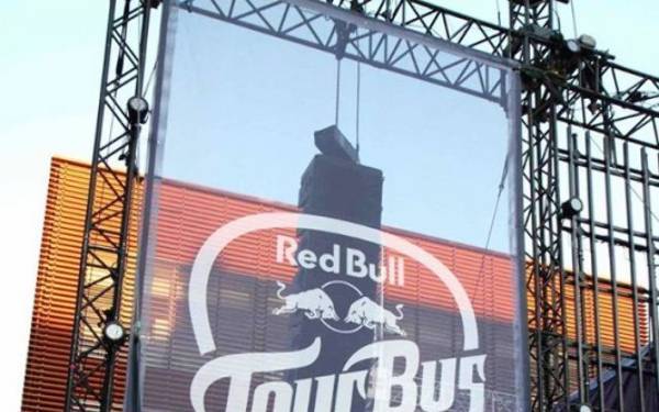 Red Bull Tour Bus 2016 - 10