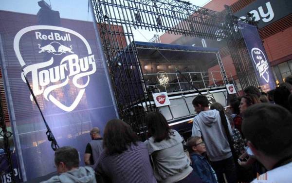 Red Bull Tour Bus 2016 - 9