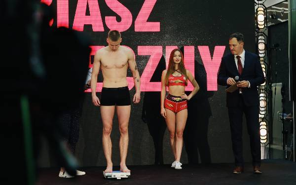 Ceremonia ważenia  przed Knockout Boxing Night 35 - 2