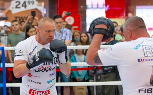 Trening medialny zawodników gali Knockout Boxing Night 15  - 45